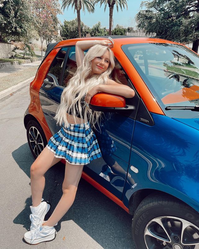 Elliana Walmsley with her car